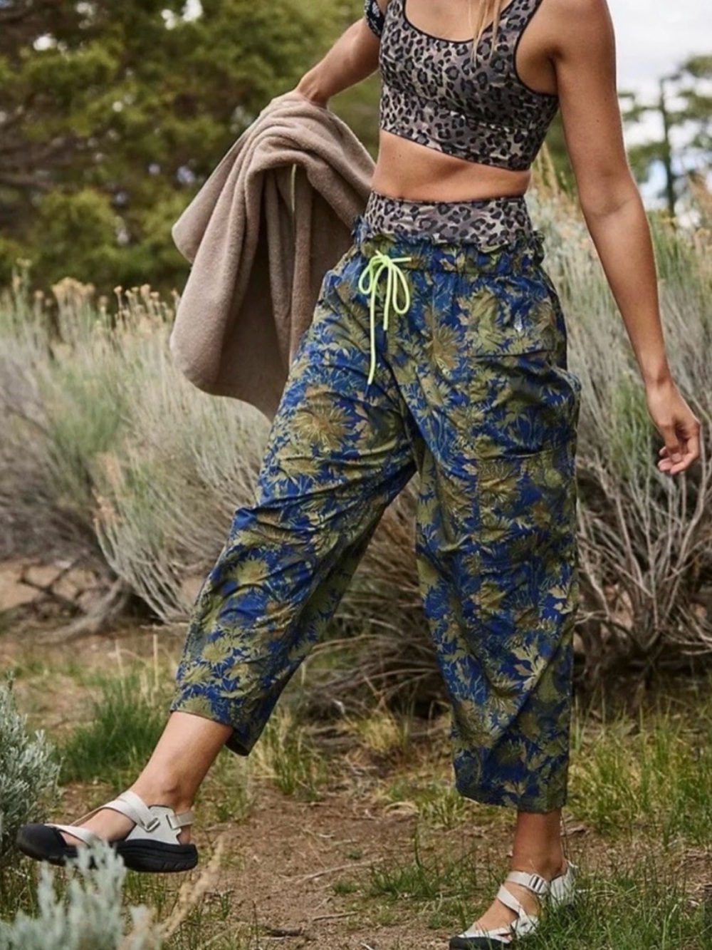 NWT Free People Movement In the Wild Printed Pants Floral Barrel UPF 30+ Women S